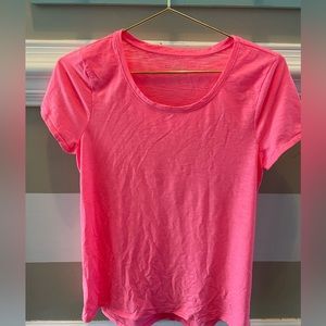 Lilly Pulitzer Etta Scoop neck tshirt coral sands